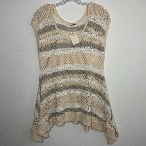 Striped Knit Women’s Top - Picture 1 of 7